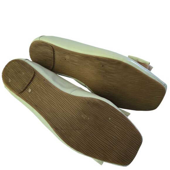 Gabriella Rocha Cream Faux Patent Leather Bow Detail True Baker Flats Size 7.5W - Picture 6 of 10